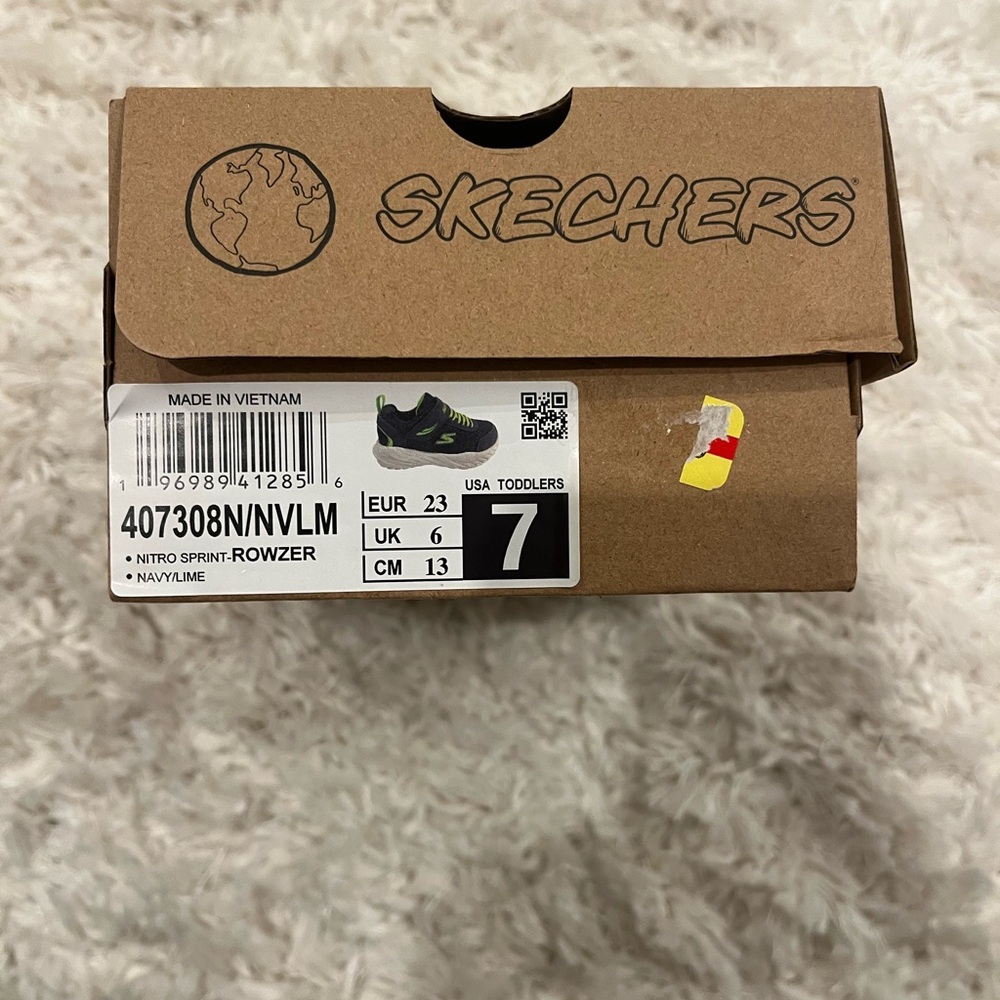 Skechers Sneakers - Size 7 Toddler - NWT - Picture 5 of 5